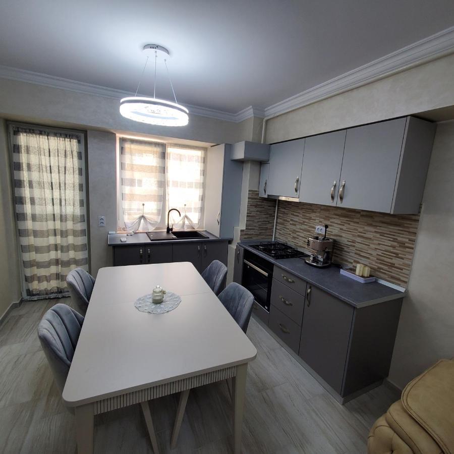 Luxury Apartament Bacovia บาเคา ภายนอก รูปภาพ